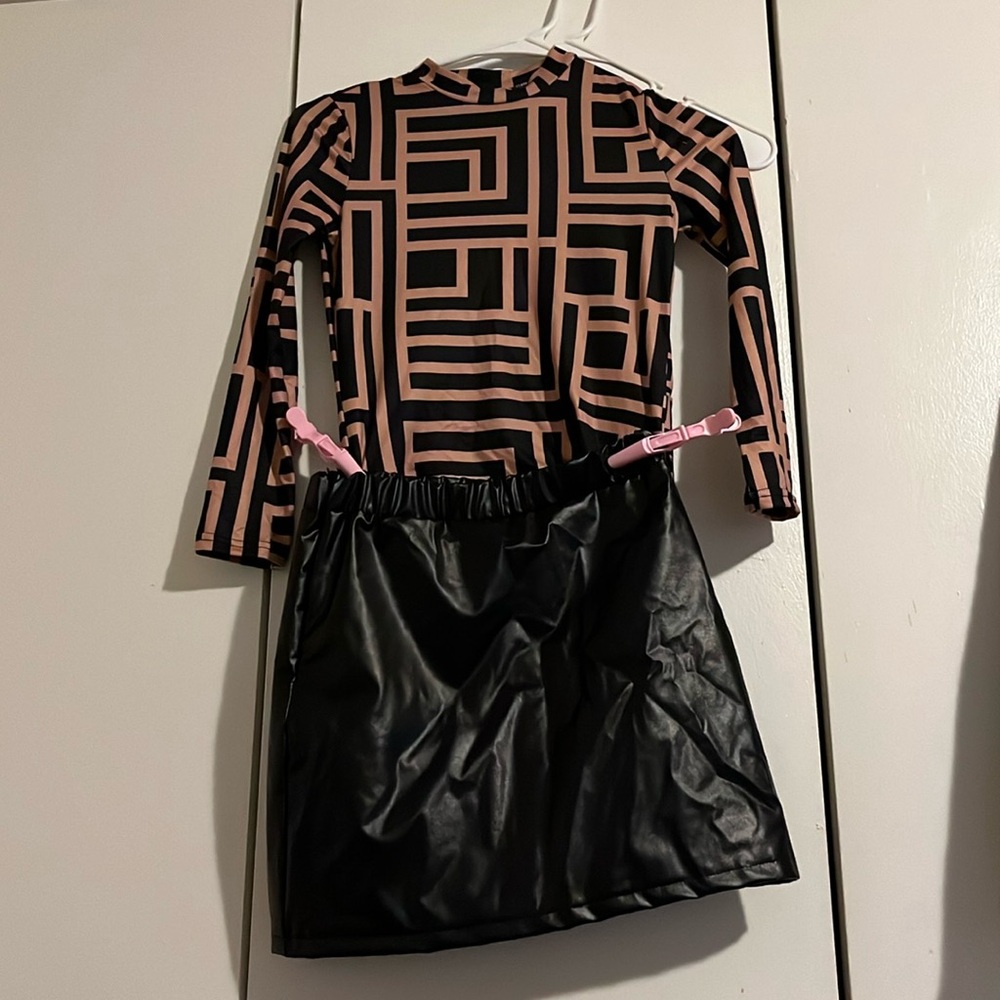 Two pieces outfit shirt and skirt black skirt and black and brown long sleeve